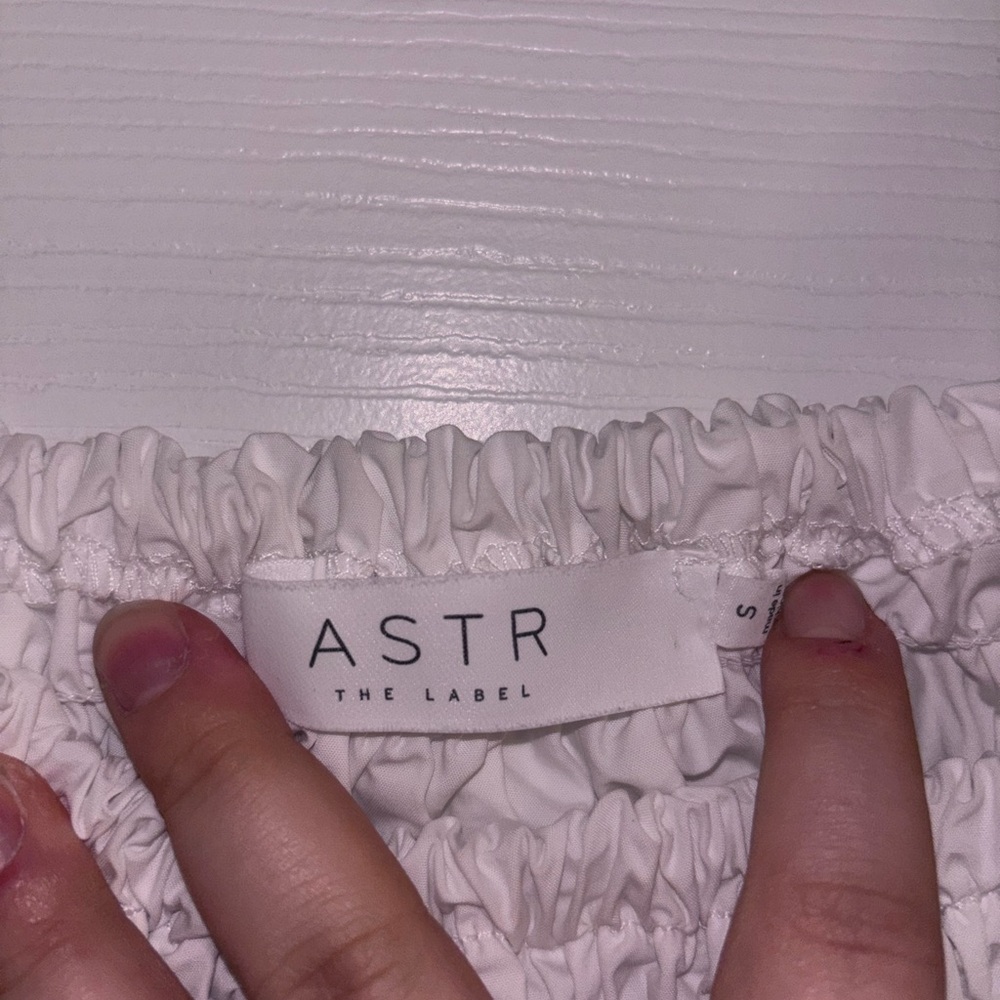 ASTR The Label White Puff Sleeve Smocked Crop Top Size Small - Picture 3 of 7